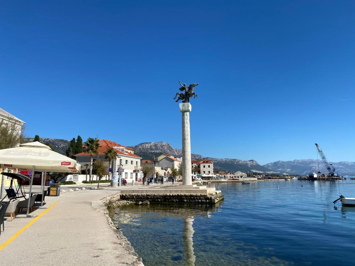 Sunny Apartment By The Beach Kaštel Štafilić Dış mekan fotoğraf