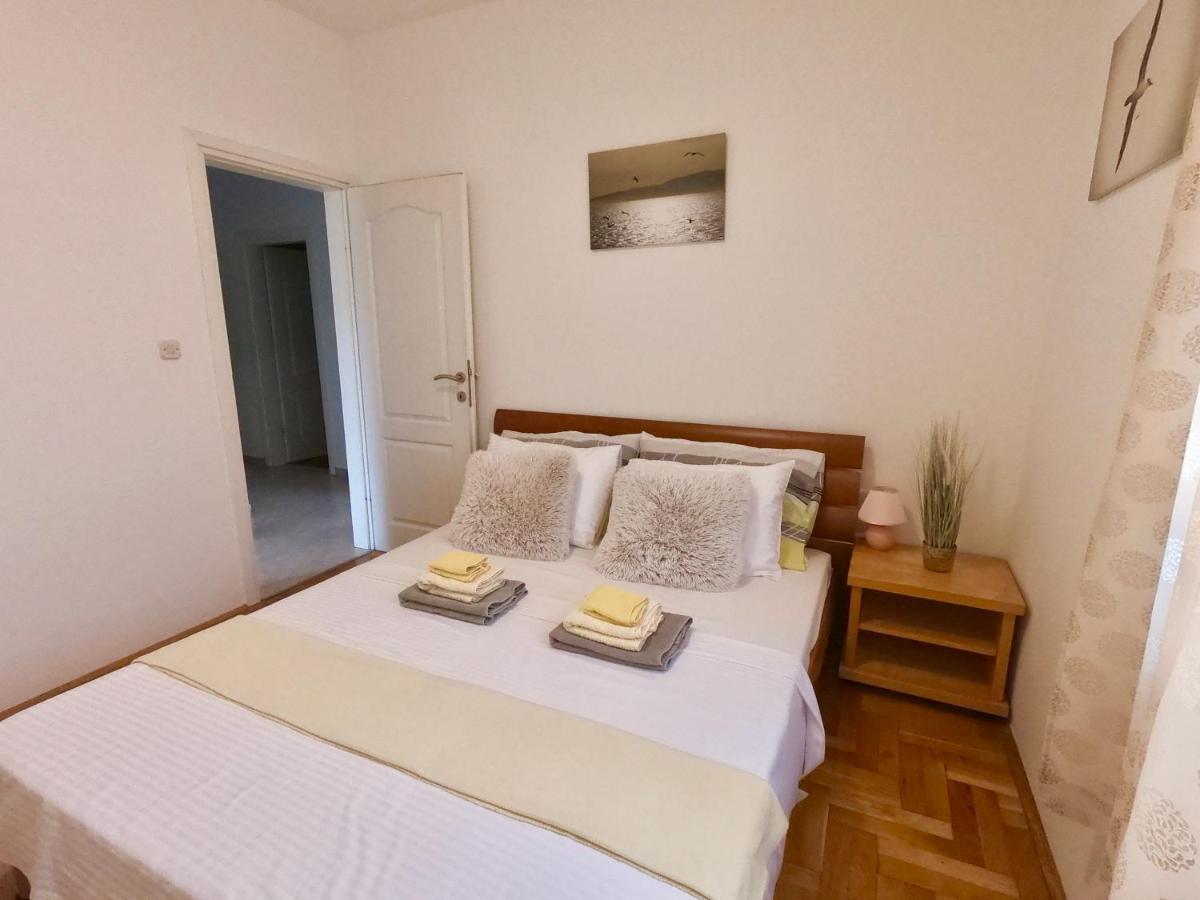 Sunny Apartment By The Beach Kaštel Štafilić Dış mekan fotoğraf